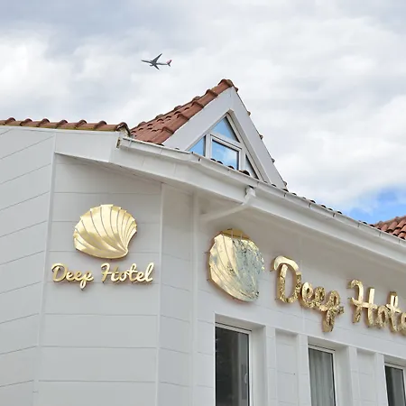 Deep Hotel